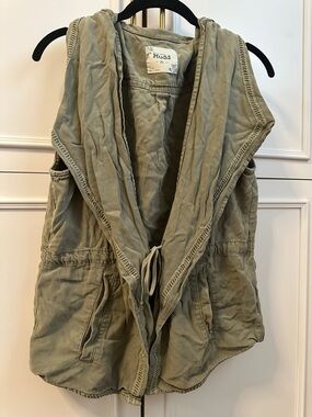 Mudd Utility Vest in Olive
